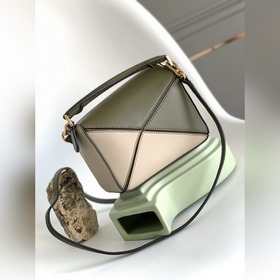 Loewe Хит продаж — мини-сумка Puzzle 