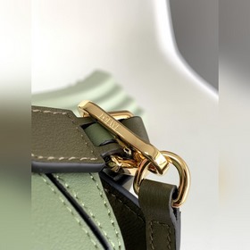 Loewe Хит продаж — мини-сумка Puzzle 