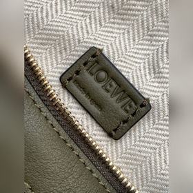 Loewe Хит продаж — мини-сумка Puzzle 
