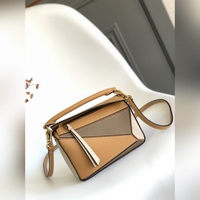 Loewe Хит продаж — мини-сумка Puzzle
