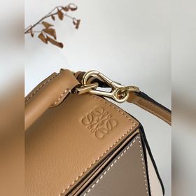 Loewe Хит продаж — мини-сумка Puzzle 