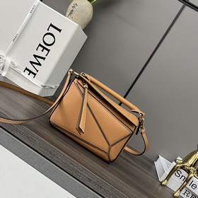 Loewe Хит продаж — мини-сумка Puzzle