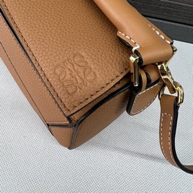 Loewe Хит продаж — мини-сумка Puzzle 