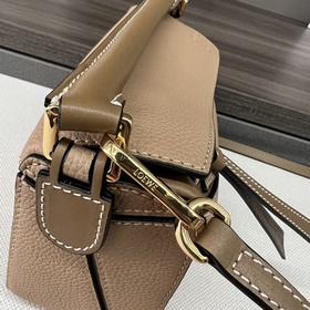 Loewe Хит продаж — мини-сумка Puzzle 