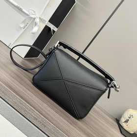 Loewe  Сумка Puzzle из миниатюрной зе