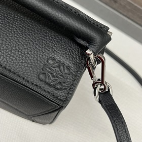 Loewe  Сумка Puzzle из миниатюрной зе