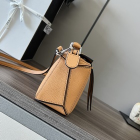 Loewe  Сумка Puzzle из миниатюрной зе