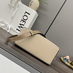 Loewe Сумка Puzzle из зернистой теляч