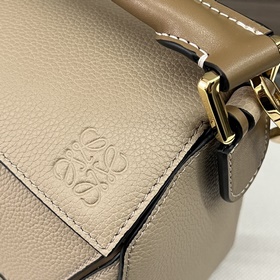 Loewe Сумка Puzzle из зернистой теляч