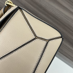 Loewe Сумка Puzzle из зернистой теляч