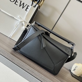 Loewe Сумка Puzzle из зернистой теляч