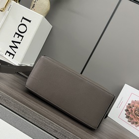 Loewe Сумка Puzzle из зернистой теляч