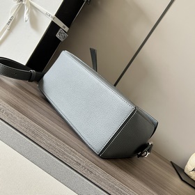 Loewe Сумка Puzzle из зернистой теляч