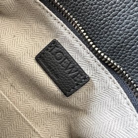 Loewe Сумка Puzzle из зернистой теляч