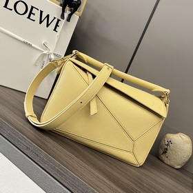 Loewe Сумка Puzzle из зернистой теляч
