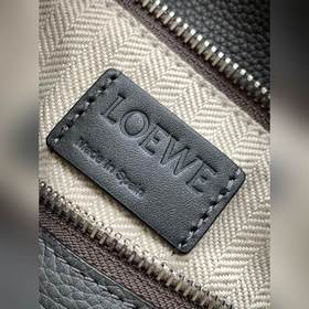 Loewe  [Модель, которую носят Ян Ми 
