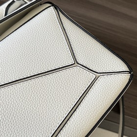 Loewe Сумка Puzzle из зернистой теляч