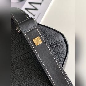 Loe*we [Модель, которую носят Ян Ми 