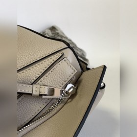 Loewe  [Модель, которую носят Ян Ми 