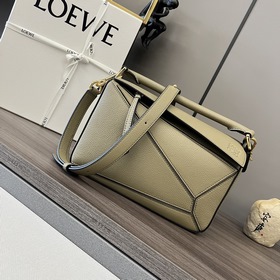Loewe Сумка Puzzle из зернистой теляч