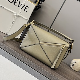 Loewe Сумка Puzzle из зернистой теляч