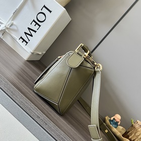 Loewe (новая версия) Сумка Puzzle мало