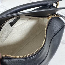 Новая модель Puzzle от Loewe отличаетс