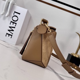 Новая модель Puzzle от Loewe отличаетс