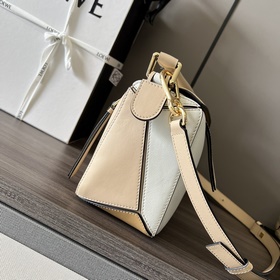 Loewe Маленькая классическая сумка Pu