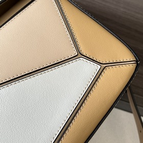 Loewe Маленькая классическая сумка Pu