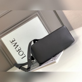 Loewe Популярная модель Puzzle small 
