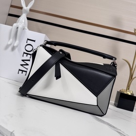 Новая модель Puzzle от Loewe отличаетс