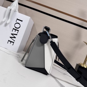 Новая модель Puzzle от Loewe отличаетс