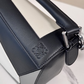 Новая модель Puzzle от Loewe отличаетс