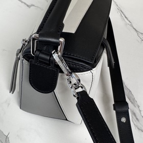 Новая модель Puzzle от Loewe отличаетс