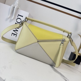 Новая модель Puzzle от Loewe отличаетс