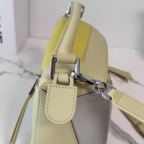 Новая модель Puzzle от Loewe отличаетс