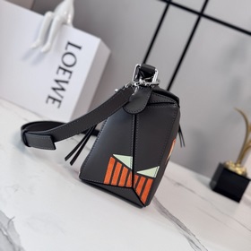 Loewe  Новая модель： маленькая класси