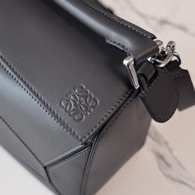 Loewe  Новая модель： маленькая класси