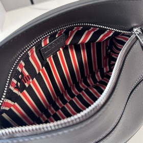 Loewe  Новая модель： маленькая класси