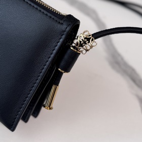 Loewe  Клач Joya из кожи наппа с угло