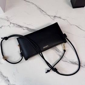 Loewe  Клач Joya из кожи наппа с угло