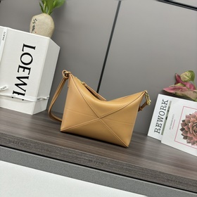 Новая сумка Puzzle Fold от Loewe предс
