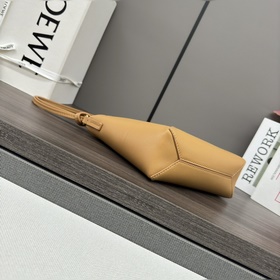 Новая сумка Puzzle Fold от Loewe предс