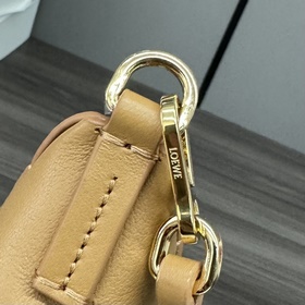 Новая сумка Puzzle Fold от Loewe предс