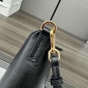 Новая сумка Puzzle Fold от Loewe предс
