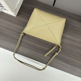 Новая сумка Puzzle Fold от Loewe предс