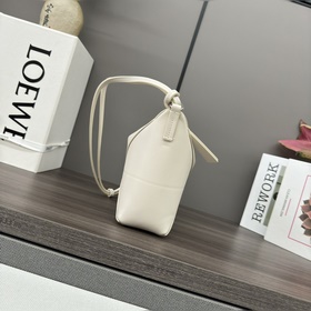 Новая сумка Puzzle Fold от Loewe предс