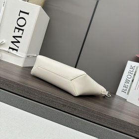 Новая сумка Puzzle Fold от Loewe предс