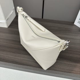 Новая сумка Puzzle Fold от Loewe предс